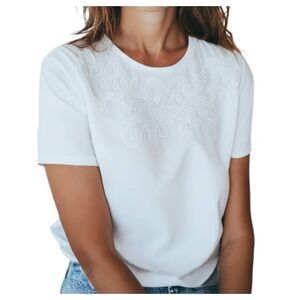 CATO WHITE BLOUSE SZ.L EUC.  GORGEOUS BLOUSE IN EXCELLENT CONDITION.